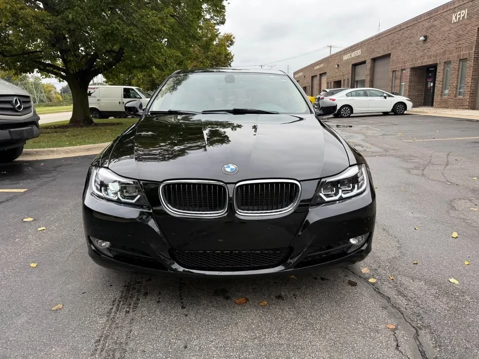2010 BMW E90 3 Series Sedan - Image 2 of 16