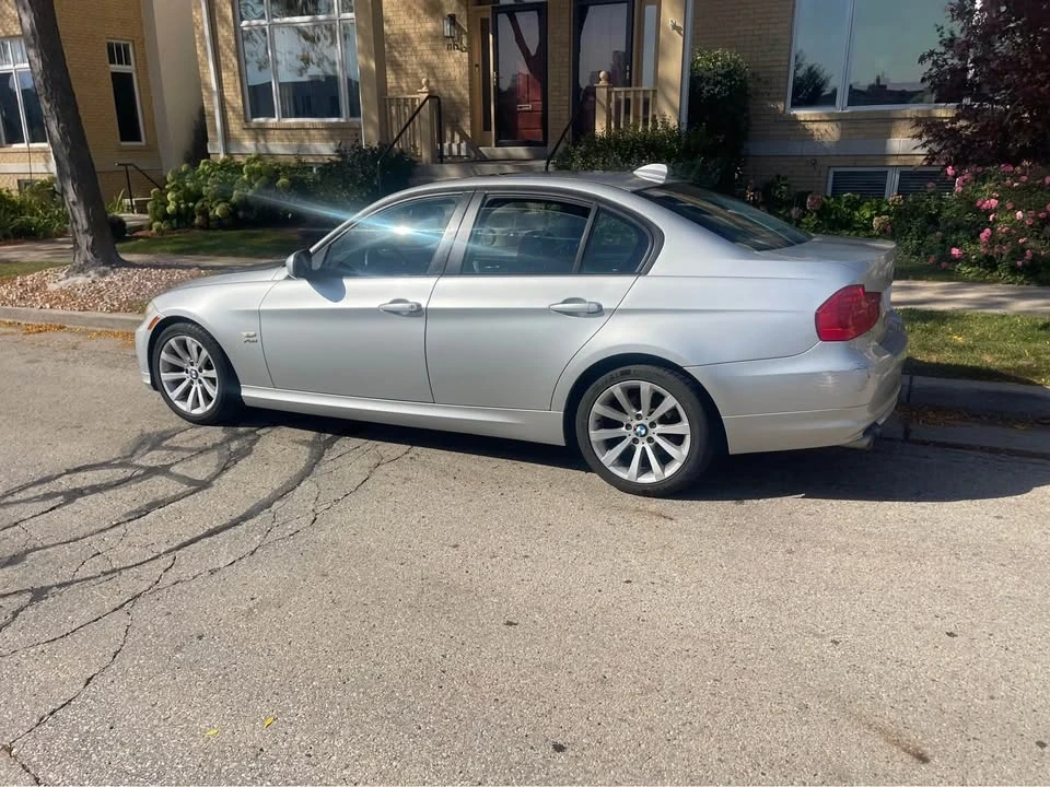 2010 BMW E90 3 Series Sedan - Image 11 of 13