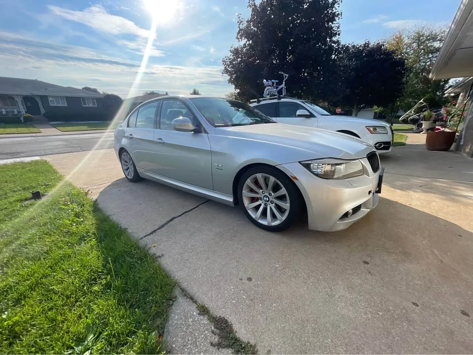 2010 BMW E90 3 Series Sedan - Image 2 of 6