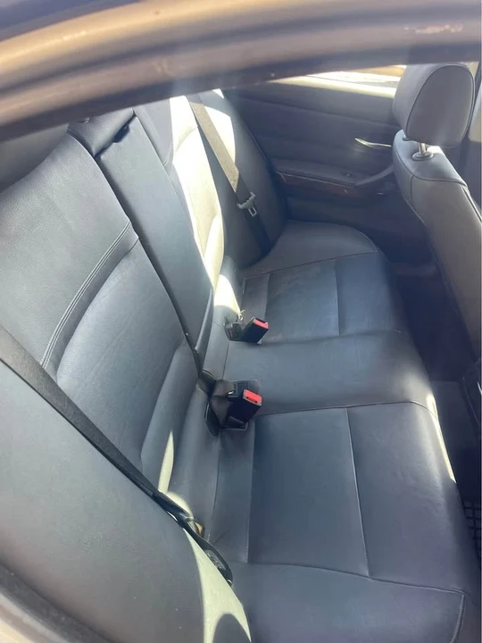 2010 BMW E90 3 Series Sedan - Image 12 of 13
