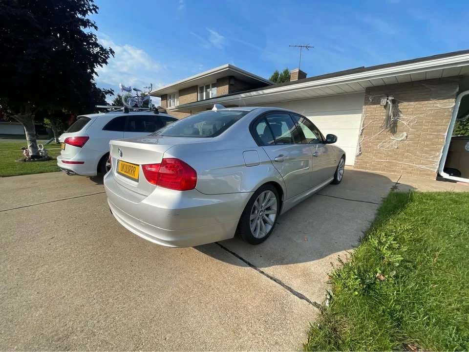 2010 BMW E90 3 Series Sedan - Image 3 of 6