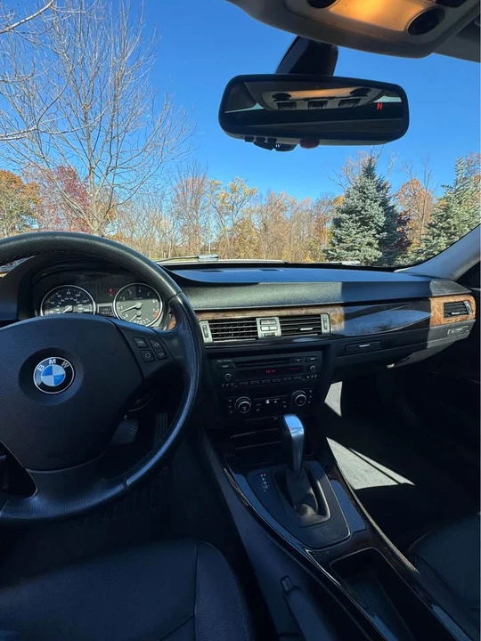 2010 BMW E90 3 Series Sedan - Image 7 of 10