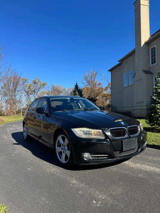 2010 BMW E90 3 Series Sedan - Image 2 of 10