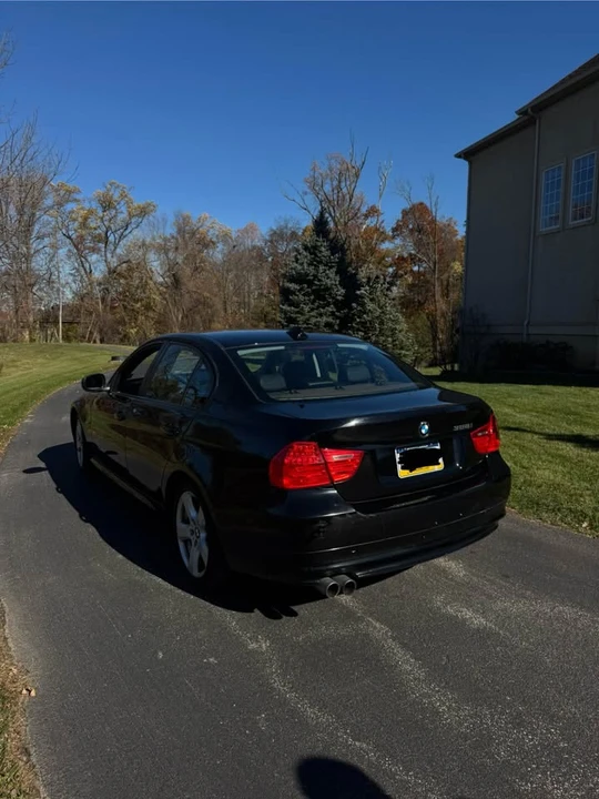 2010 BMW E90 3 Series Sedan - Image 5 of 10
