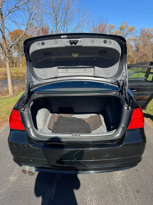 2010 BMW E90 3 Series Sedan - Image 10 of 10