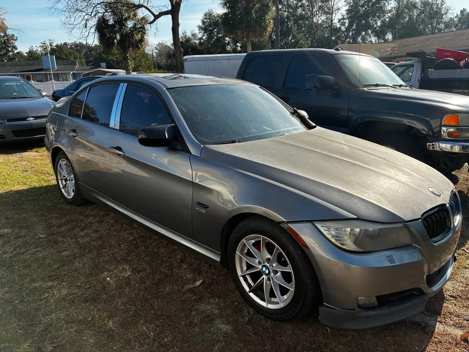 2010 BMW E90 3 Series Sedan - Image 3 of 7
