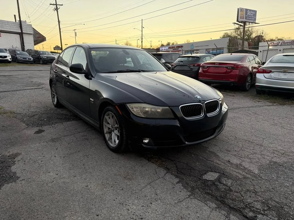 2010 BMW E90 3 Series Sedan - Image 7 of 19