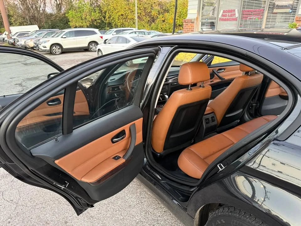 2010 BMW E90 3 Series Sedan - Image 11 of 19