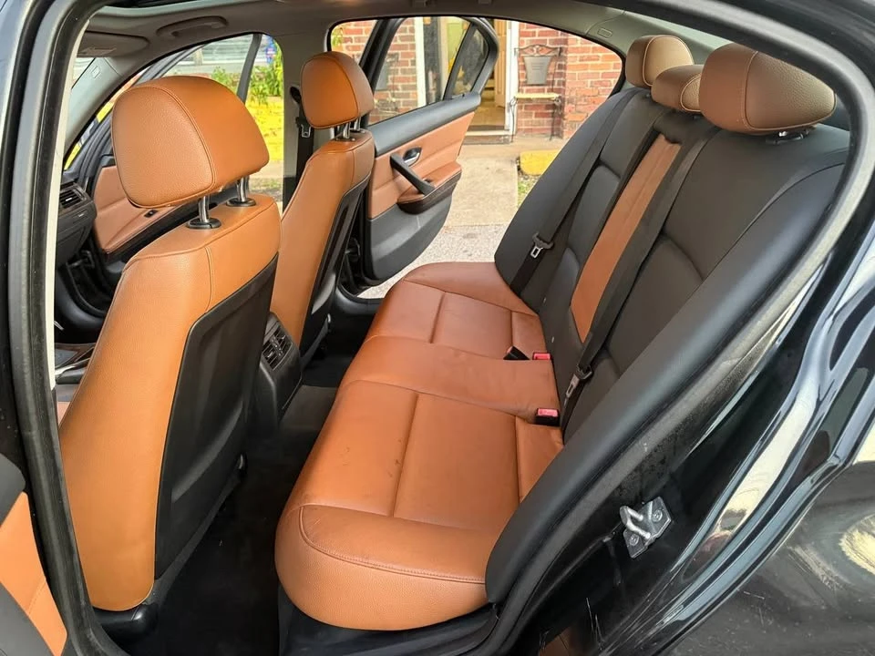 2010 BMW E90 3 Series Sedan - Image 12 of 19
