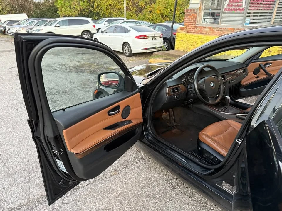 2010 BMW E90 3 Series Sedan - Image 9 of 19