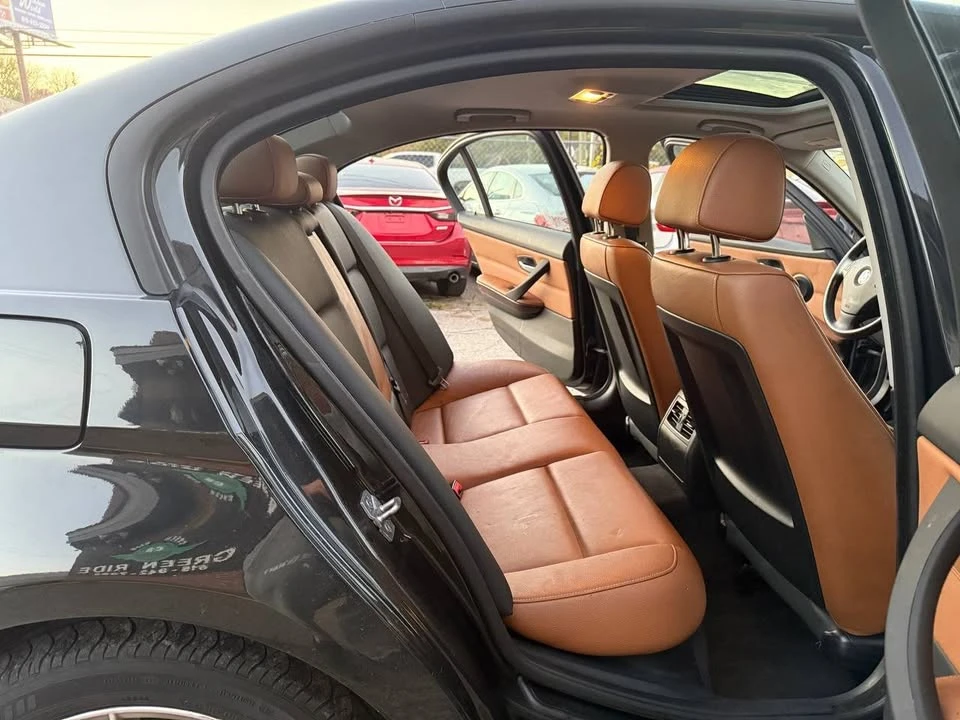 2010 BMW E90 3 Series Sedan - Image 14 of 19