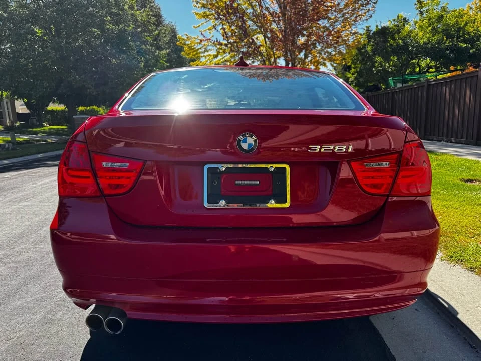 2010 BMW E90 3 Series Sedan - Image 5 of 10