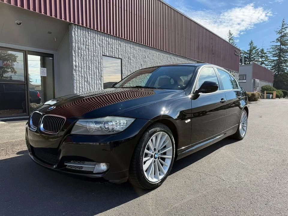 2010 BMW E90 3 Series Sedan - Image 2 of 6