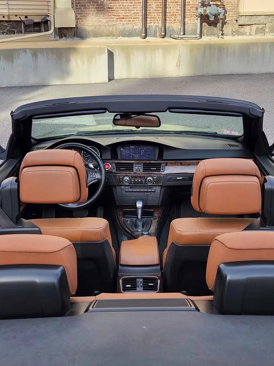 2010 BMW E93 335i Convertible - Image 9 of 12
