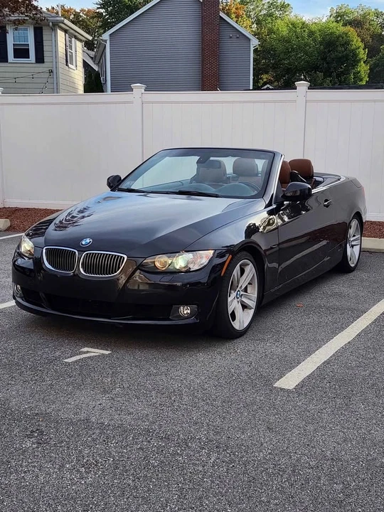 2010 BMW E93 335i Convertible - Image 5 of 12