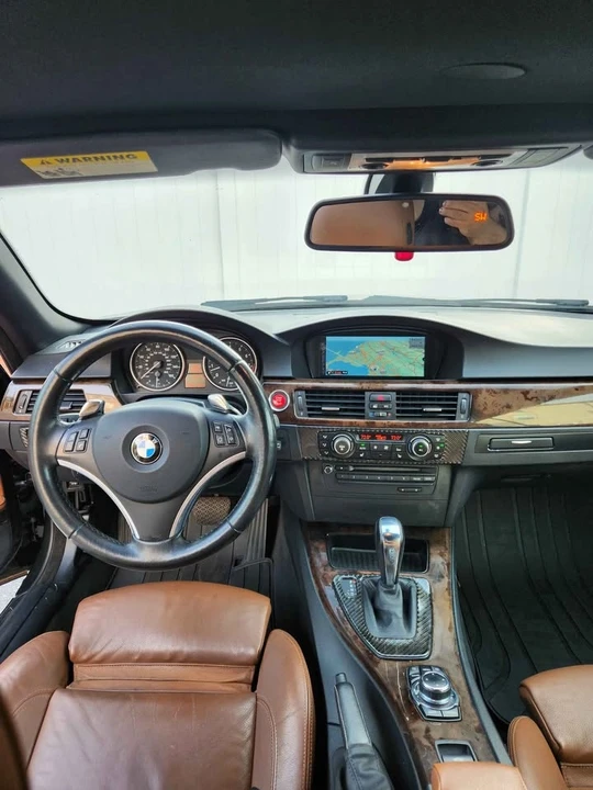 2010 BMW E93 335i Convertible - Image 7 of 12