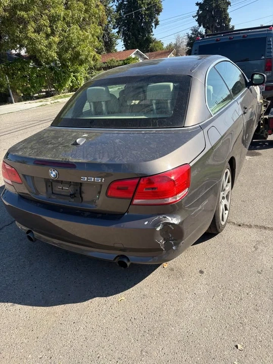 2010 BMW E93 335i Convertible - Image 5 of 7