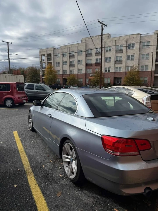 2010 BMW E93 335i Convertible - Image 4 of 6