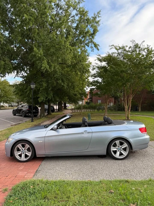 2010 BMW E93 335i Convertible - Image 6 of 17