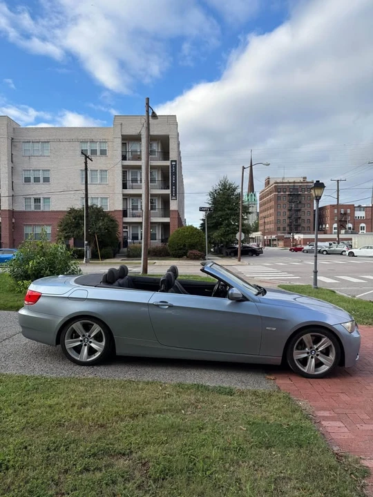 2010 BMW E93 335i Convertible - Image 10 of 17