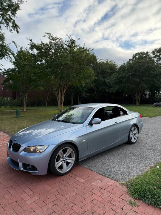 2010 BMW E93 335i Convertible - Image 5 of 17