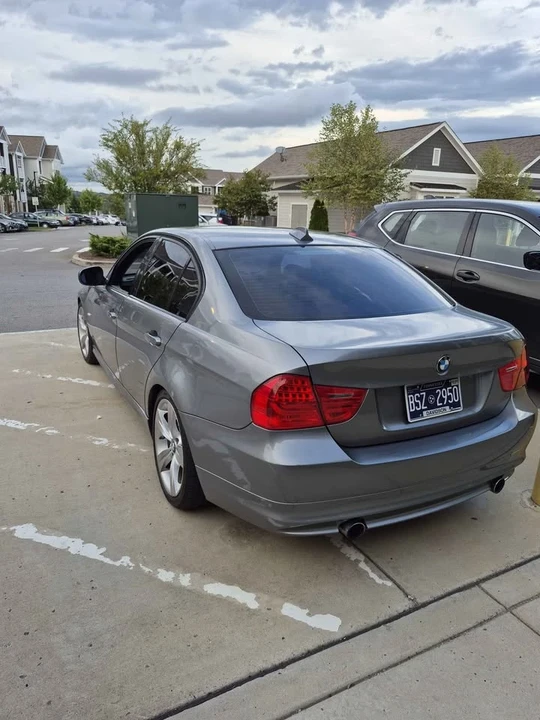 2010 BMW E90 335i Sedan - Image 2 of 19