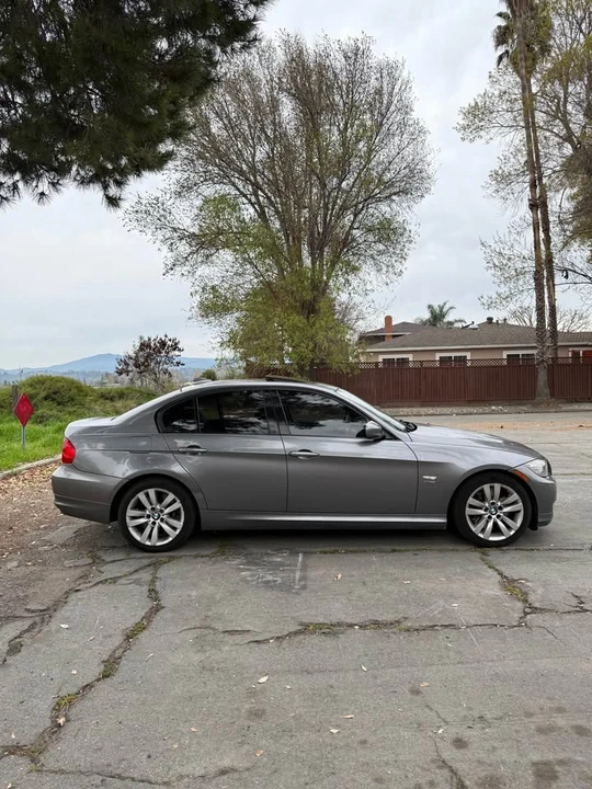 2010 BMW E90 335i Sedan - Image 5 of 16