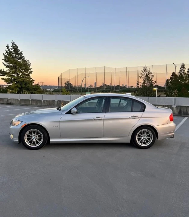 2010 BMW E90 3 Series Sedan - Image 6 of 7