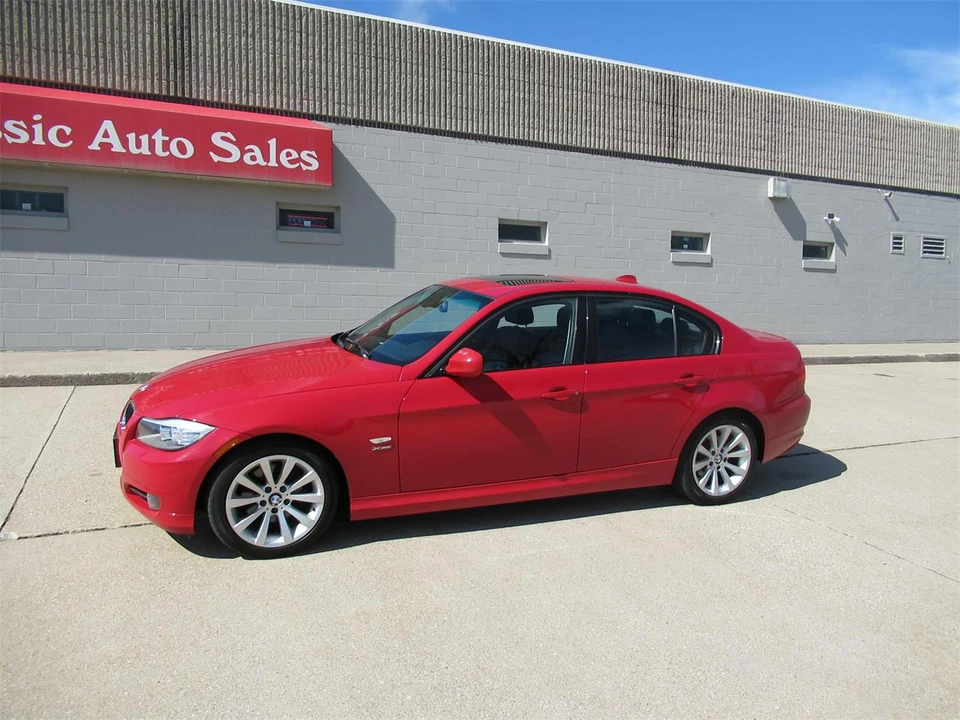 2010 BMW E90 3 Series Sedan - Image 3 of 18