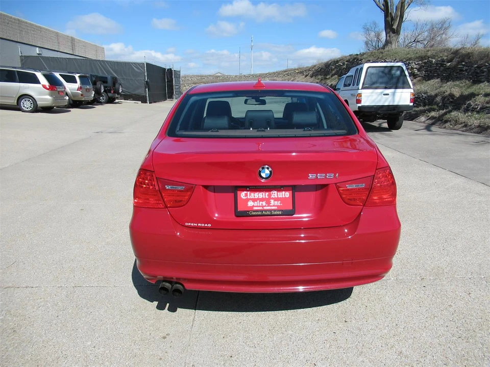 2010 BMW E90 3 Series Sedan - Image 6 of 18