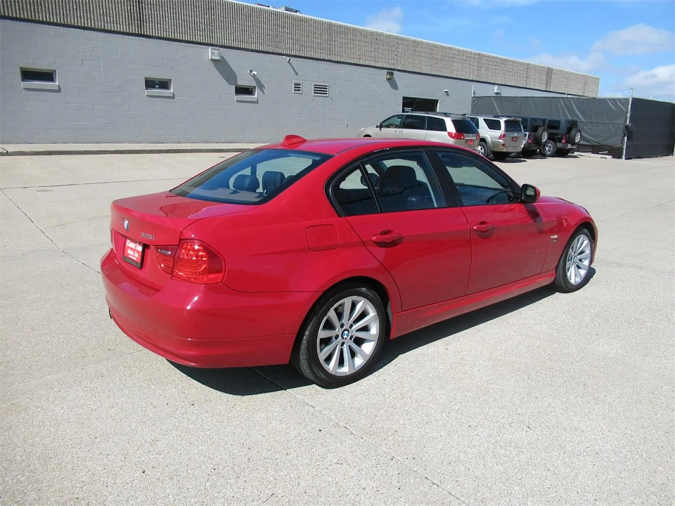 2010 BMW E90 3 Series Sedan - Image 7 of 18