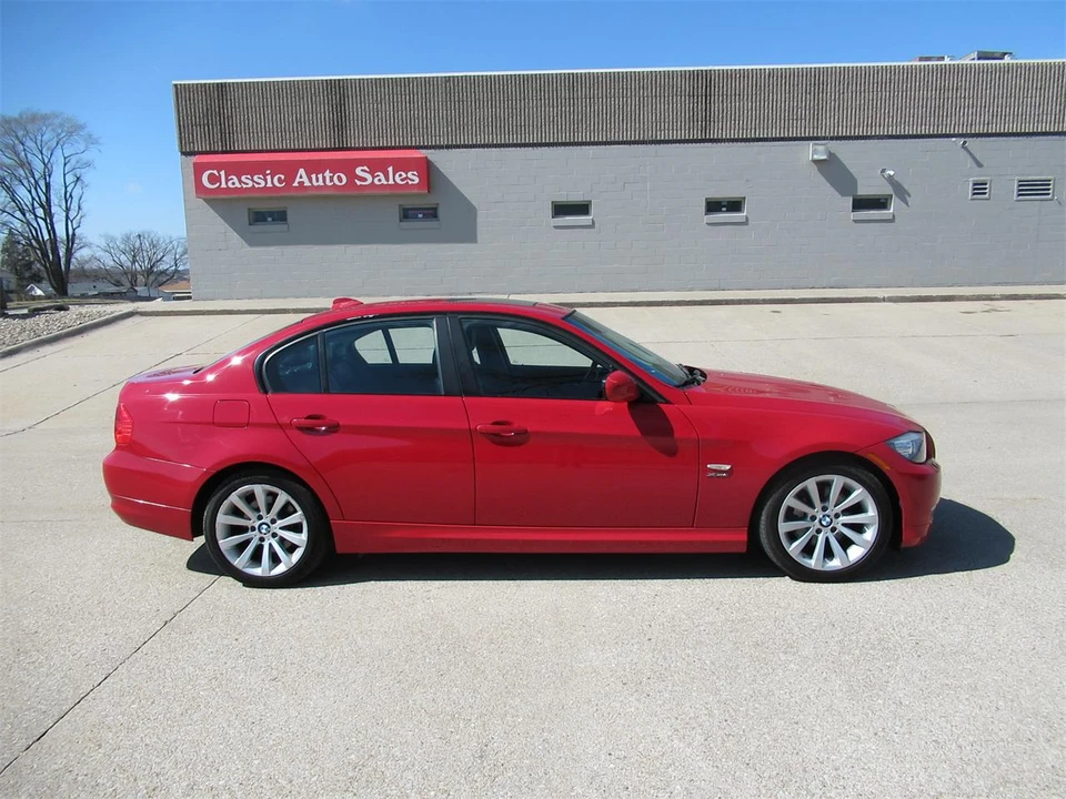 2010 BMW E90 3 Series Sedan - Image 8 of 18