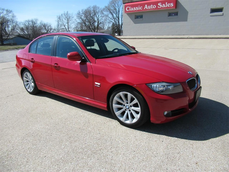 2010 BMW E90 3 Series Sedan - Image 9 of 18