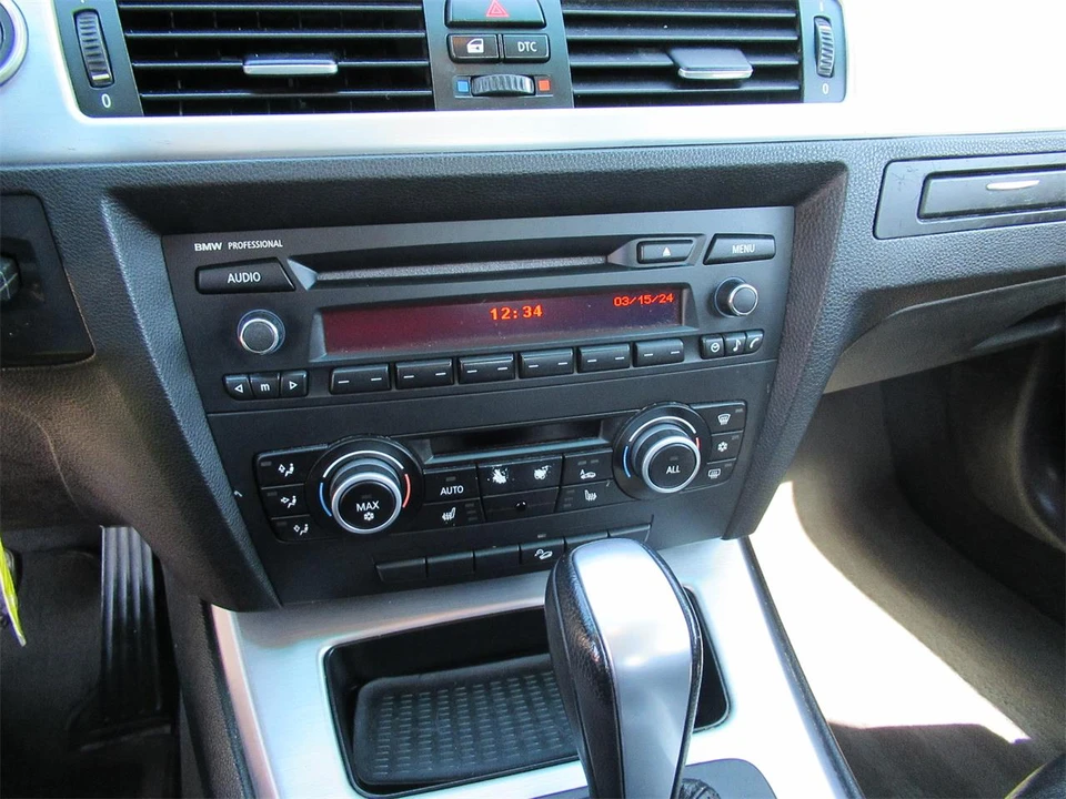 2010 BMW E90 3 Series Sedan - Image 12 of 18