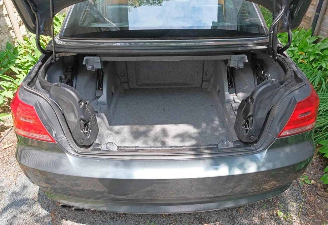 2010 BMW E93 3 Series Convertible - Image 11 of 12