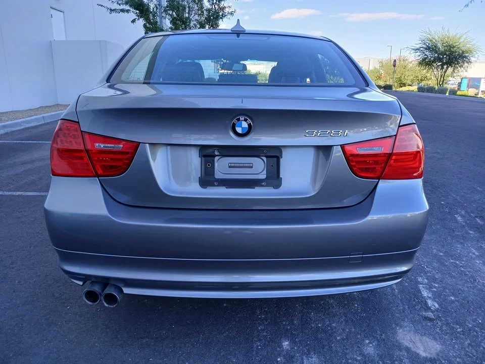 2010 BMW E90 3 Series Sedan - Image 4 of 13