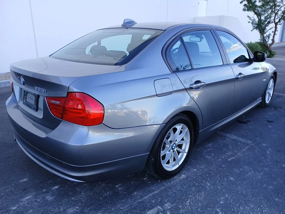 2010 BMW E90 3 Series Sedan - Image 5 of 13
