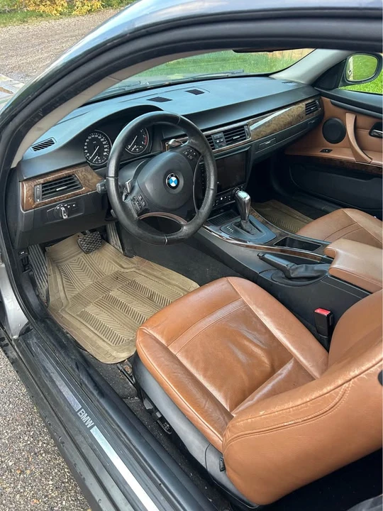 2010 BMW E90 3 Series Sedan - Image 4 of 8