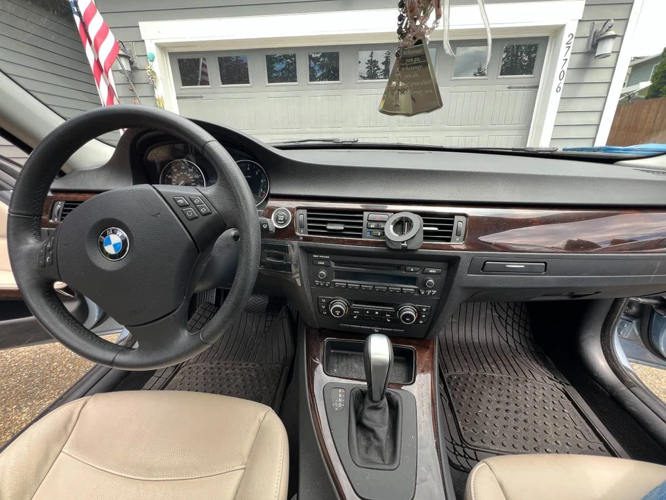 2010 BMW E90 3 Series Sedan - Image 8 of 15