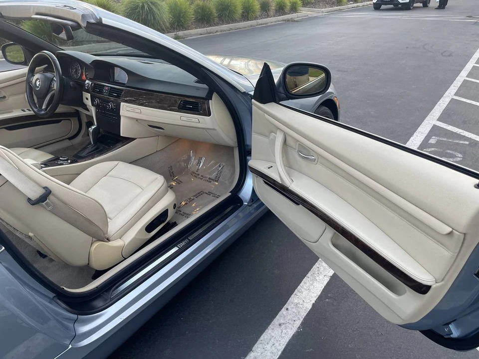 2010 BMW E93 3 Series Convertible - Image 13 of 24