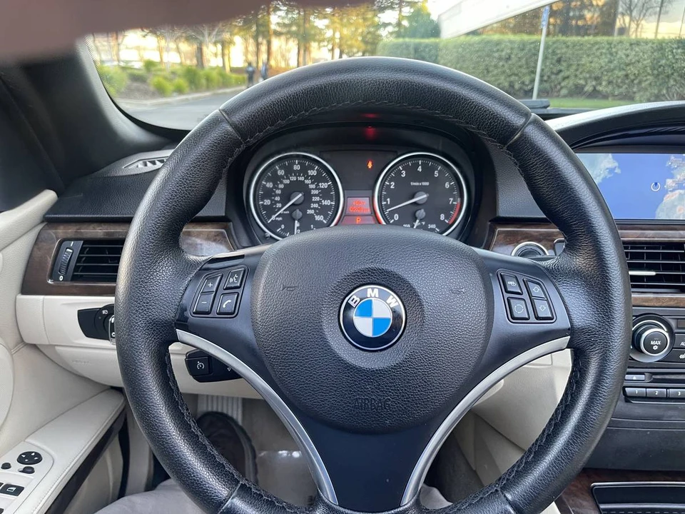 2010 BMW E93 3 Series Convertible - Image 17 of 24