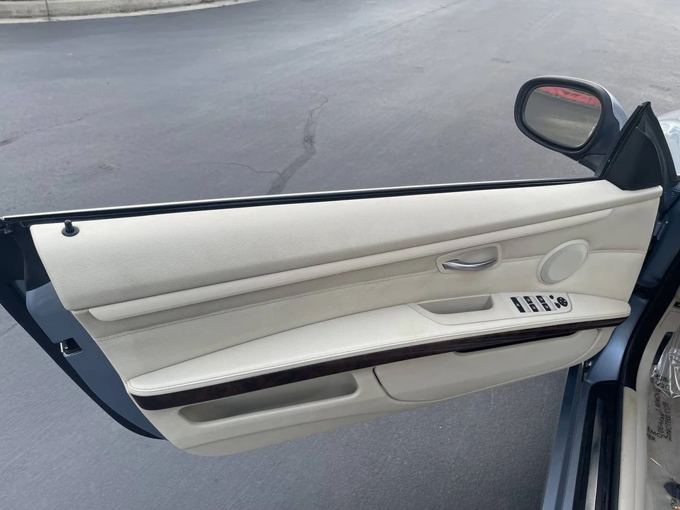 2010 BMW E93 3 Series Convertible - Image 11 of 24
