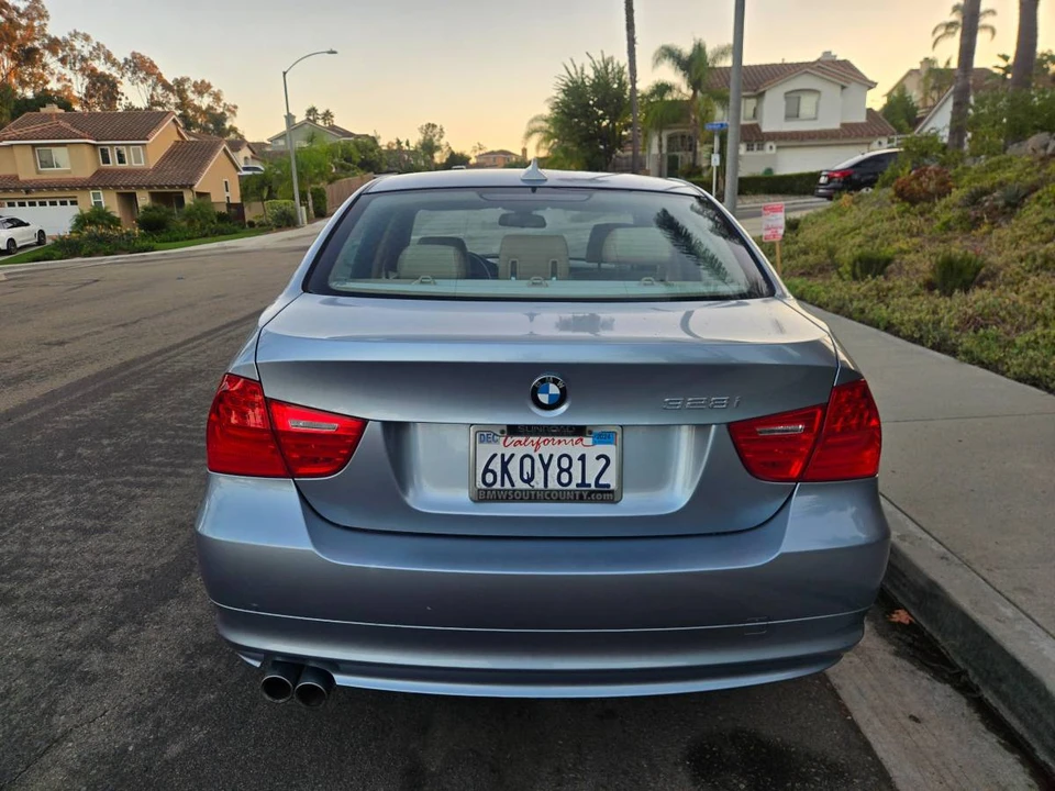 2010 BMW E90 3 Series Sedan - Image 3 of 7