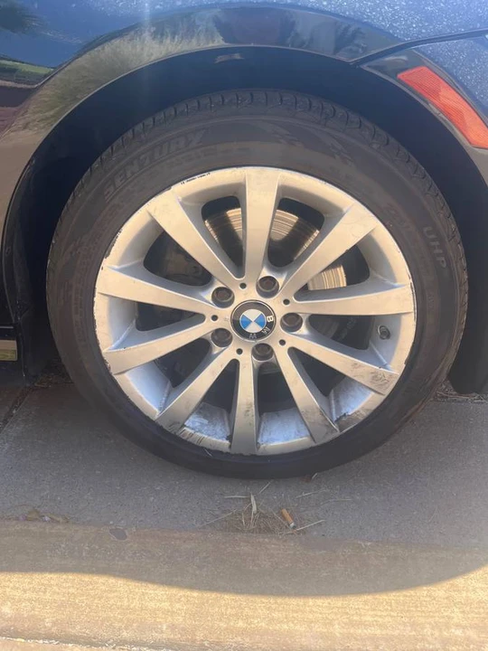 2010 BMW E90 3 Series Sedan - Image 4 of 10