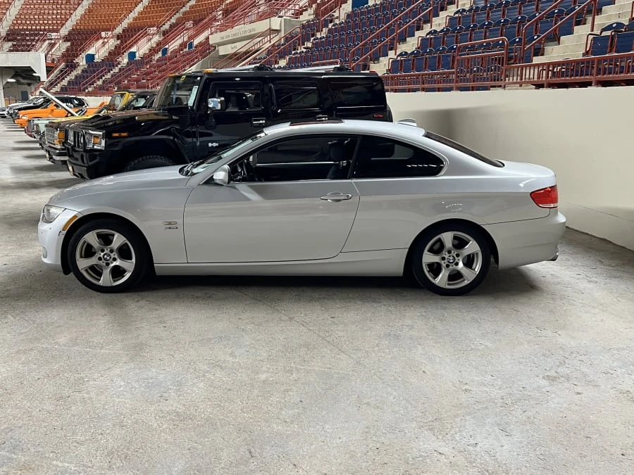 2010 BMW E90 3 Series Sedan - Image 2 of 5