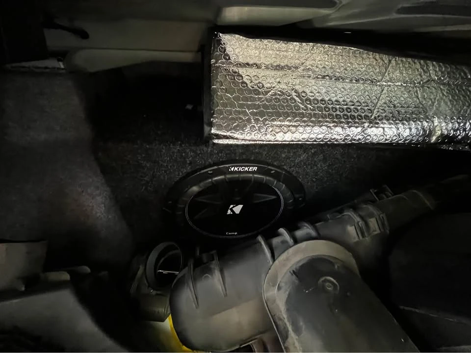 2010 BMW E90 3 Series Sedan - Image 5 of 5