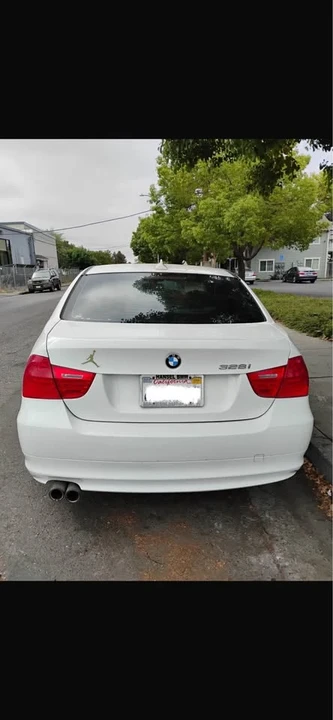 2010 BMW E90 3 Series Sedan - Image 8 of 10