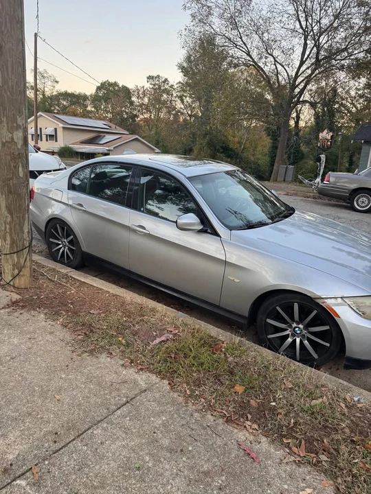 2010 BMW E90 3 Series Sedan - Image 5 of 6