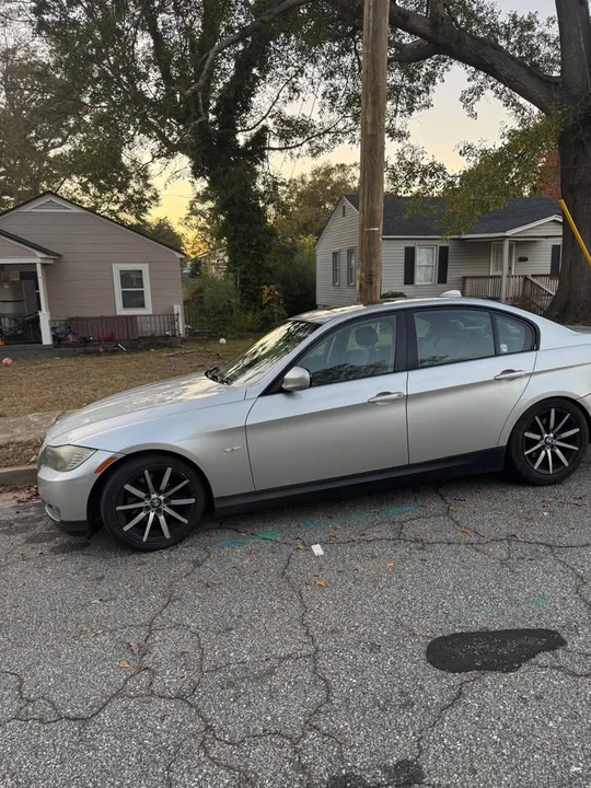 2010 BMW E90 3 Series Sedan - Image 3 of 6