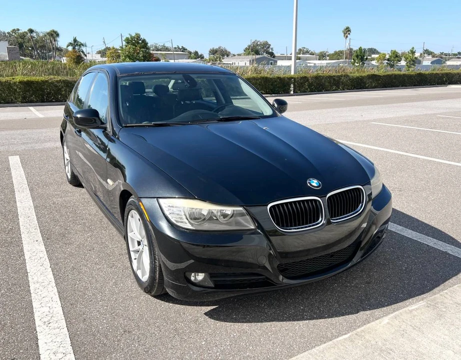 2010 BMW E90 3 Series Sedan - Image 3 of 5
